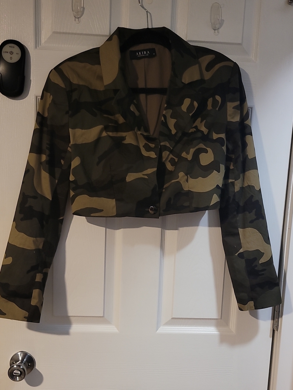AKIRA Olive & Black Cropped Camo Blazer